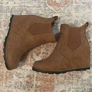 Universal Thread Brown Ankle Boots